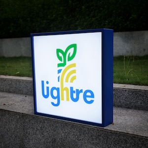 Custom LED Light Box Signs, Modern Metal Business Signs, Vintage Signs, Personalized Light Boxes, Illuminated Signs, Shop Office Signs.