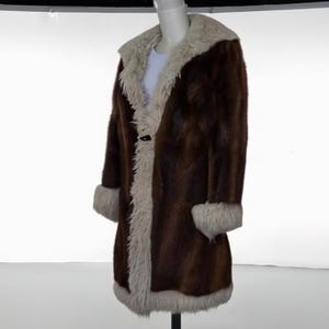 Men&#39;s Vintage Style Unisex Handmade Genuine Mink Fur Black Brown Luxury Full Length Long Trench Coat with Real Llama Fur Collar and Sleeves