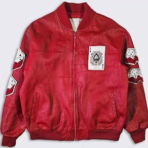 Herrjacka i läder med lappar, streetwear och vintage-stil i truppstil från 80-talet