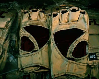 UFC MMA ゴールドチャンピオングローブ レプリカ - アメリカから発送