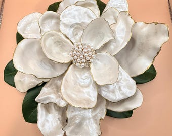 Handbemalte vergoldete Magnolien-Austernmuschel – einzigartiges Küsten-Dekor für Ihr Zuhause