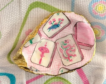 Handmade Oyster Shell Dice Dish – Pink Mahjong Decor, Gold Edge Trinket Tray (Style 3)