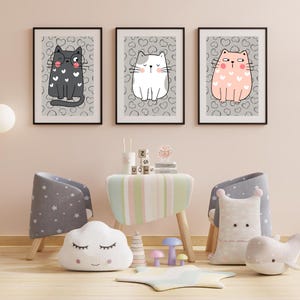 Set di decorazioni murali con gatti carini: stampe di gatti per la cameretta dei bambini, poster di gattini giocosi per la cameretta dei bambini, fantasiose opere d&#39;arte di gatti dei cartoni animati per un arredamento moderno per la cameretta dei bambini