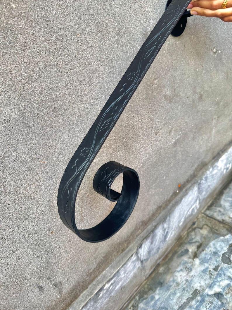 Wrought Iron Handrail | Handcrafted Wall-mounted Handrail |for Indoor ...