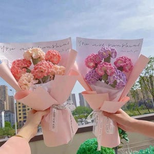 手作りの編み花、編み込みかぎ針編みのカーネーションブーケ – 母の日、先生、誕生日、室内装飾用の編み花ギフト