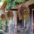 2pcs Hanging Artificial Flowers Plants -Outdoors Spring Summer Decoration, Faux Hanging Flowers Garden Porch Window Home Decor, fake flowers