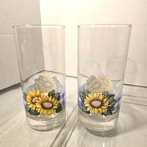 Vintage Corelle Sunflower Glass Tumbler set of 2