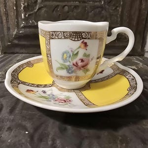 Vintage Avon European Tradition Demitasse Cup & Saucer-Germany