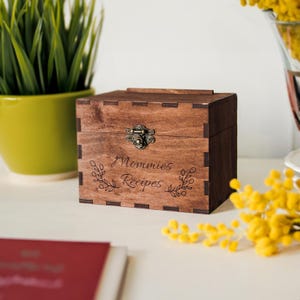 Rezeptbox aus Holz, Rezeptbox mit Trennwänden, Benutzerdefinierte Rezeptbox, Rezeptbox mit Gravur, Rezeptkartenbox, Rezeptveranstalter, Muttertagsgeschenk