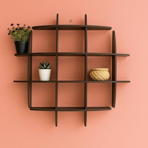 Round wood shelf, Sphere shelf, Unique wall shelf wood, Minimalist shelf, Small wood shelf, Plant shelf, Wood display shelf, Curio shelf