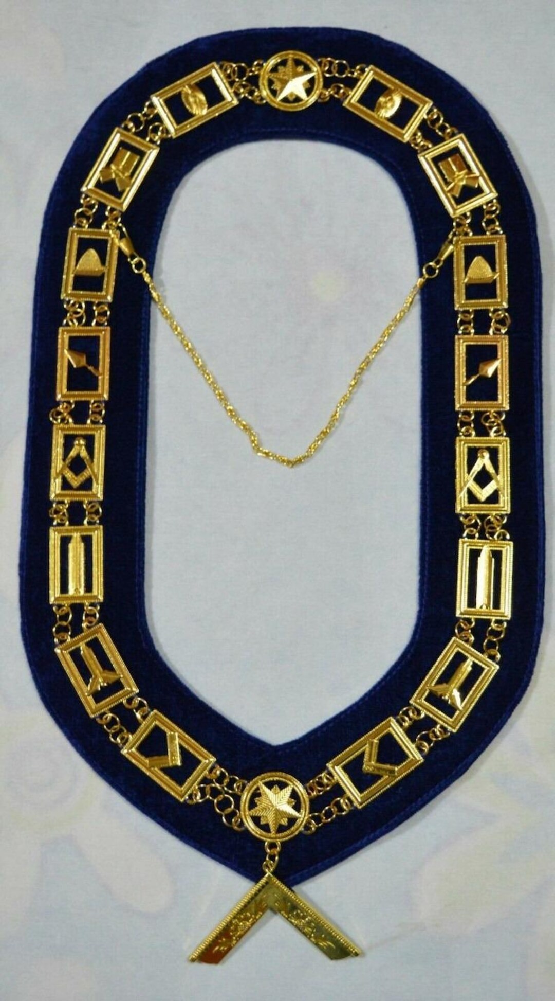 BLUE LODGE CHAIN COLLAR WITH WORSHIPFUL JEWEL BLUE LODGE CHAIN COLLAR WITH WORSHIPFUL JEWEL
