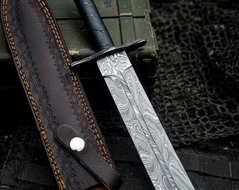 Cuchillo de rastreo de acero de Damasco hecho a mano con funda de cuero