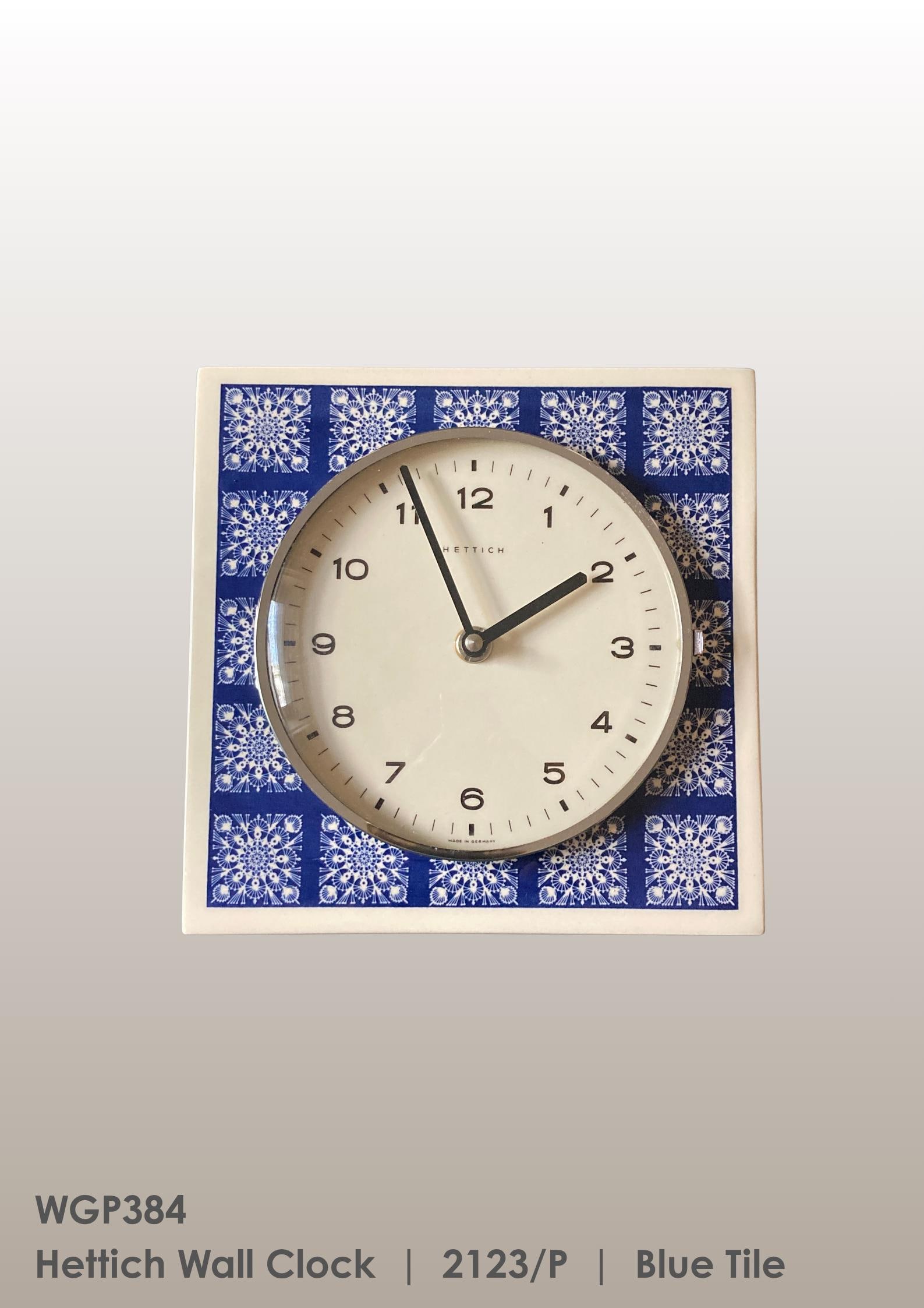 Out Of The Blue - Horloge Murale Inversée Originale Diamètre 28 Cm - Design Noir Et Blanc