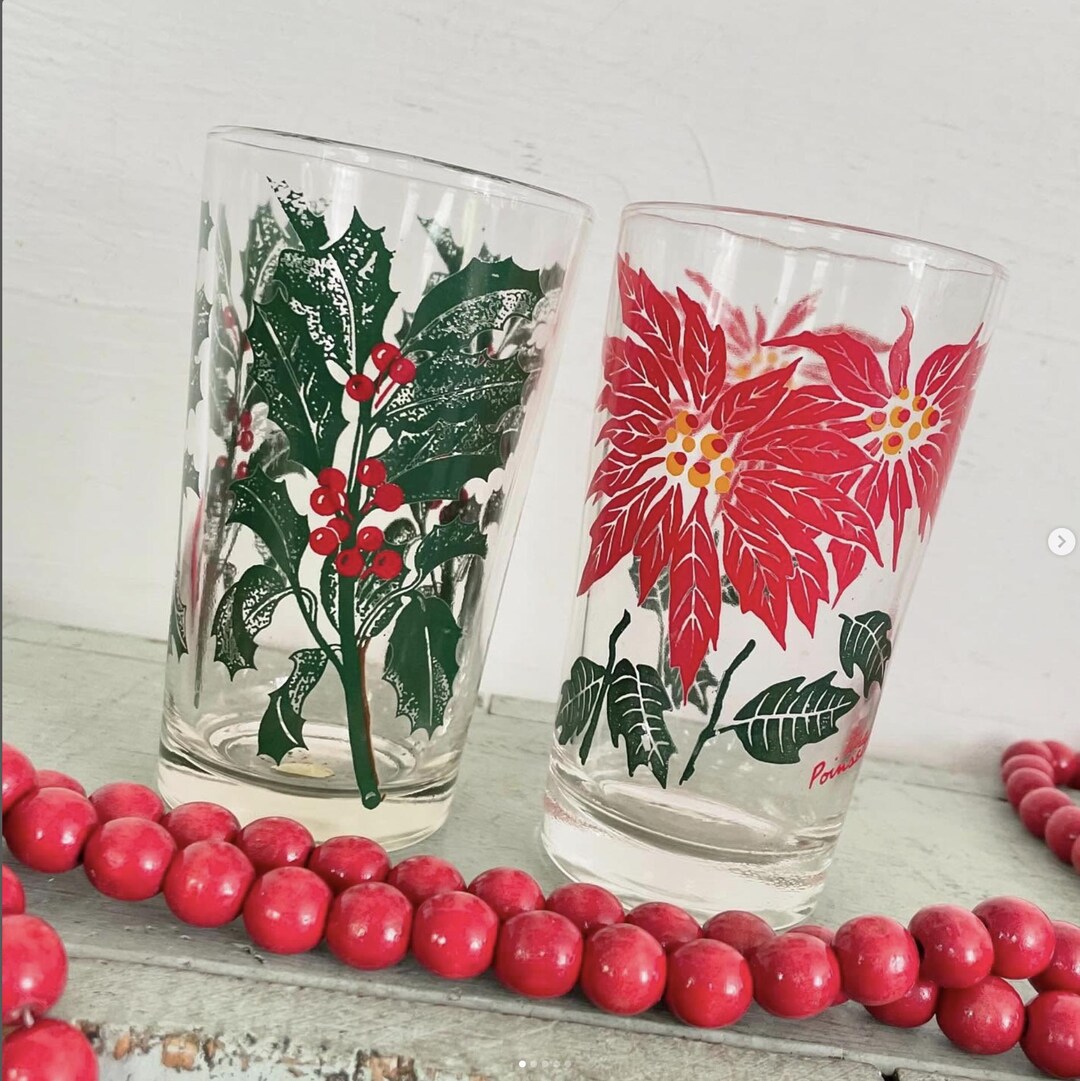 Vintage Christmas Drinking Glassesnull