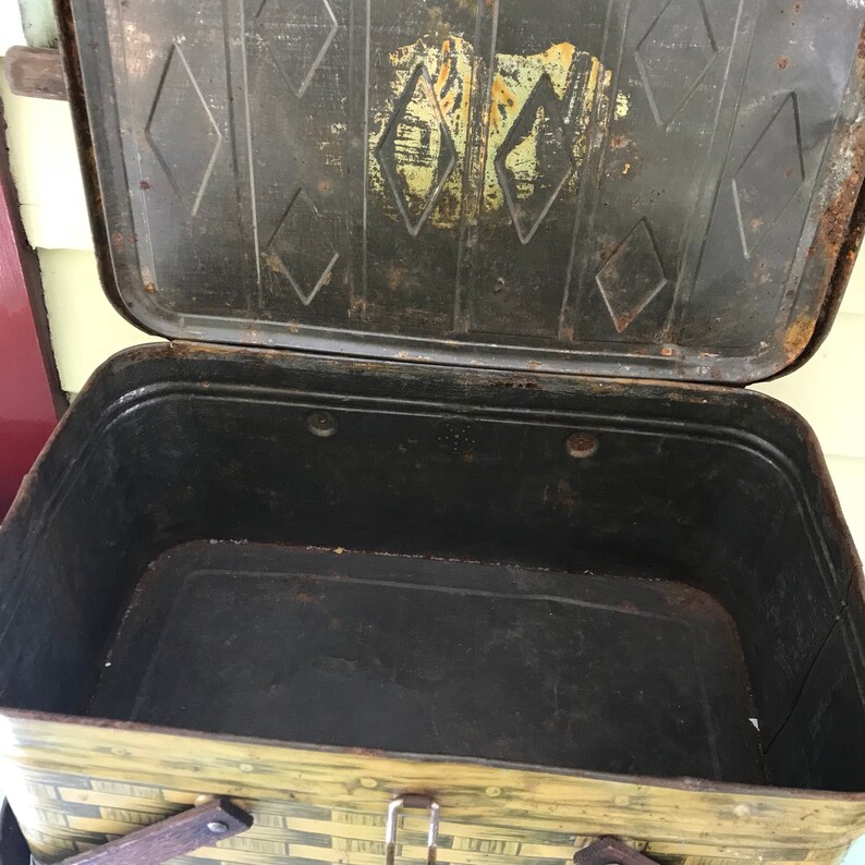 Vintage Tin Picnic Basket Yellow Brown Woven Wicker Design Wood Handles Hinged Lid Metal Clasp