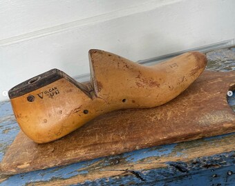 Vintage Wood Metal Cobbler’s Shoe Forms Primitive Farmhouse Shelf Sitter Bookends Door Stop Vulcan Krieg Split Stretcher CHOICE OF ONE