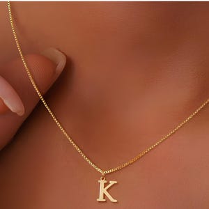 Collar con inicial de oro - Colgante de letra personalizado - Joyería minimalista con nombre - Delicado collar personalizado para mujer - Regalo para ella