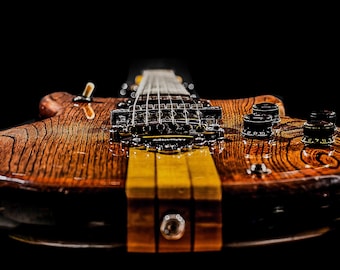 3 foto / Chitarra vintage Ibanez MC200 del 1978 / Decorazione murale con venature del legno / Regalo per chitarrista / Decorazione per sala musica / Download digitale