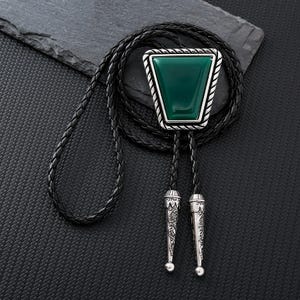 Green Stone Bolo Tie, Handcrafted Gemstone-Inspired Bolo Ties, Men&#39;s Bolo Tie, Gifts for Him, Wedding Bolo Tie, Groomsmen Accessories