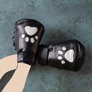 pickle sex toy Black PVC Penile Gloves with Vibration on Middle Finger for Couple Training  and Female Use from Dhgate Adult Toys main image 1