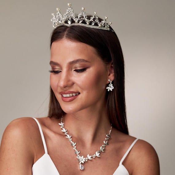 Tiara and matching jewelry yhst-  main image 3