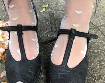 70s-does-40s black peep-toe slingback heels