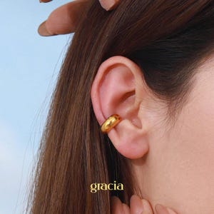18K Gold Plated Ear Cuff – Minimalist C-Shape Stainless Steel Clip-On, No Piercing Fake Earring for Women’s Daily Wear