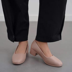 Dusty Pink Block Heels–Natural full grain-Round Toe Satin-Look shoes for Women-Mary jane heels-Wide Fit Wedding Guest Shoes-Ballerina shoes