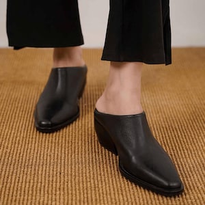 Vintage Black Leather Mules–Pointed Toe Heeled Slides–Elegant Summer Slip On Sandals for Women–Gift for Her–Comfortable Leather Slippers