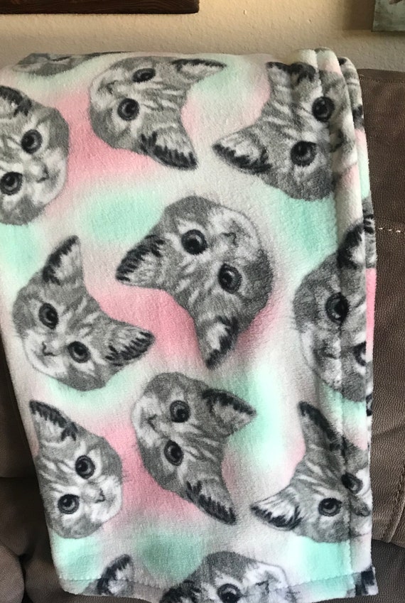 Kitten fleece blanket sales