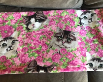 Fleece cat/kitten plush fleece blanket with pink flowers and three different cat faces (small)