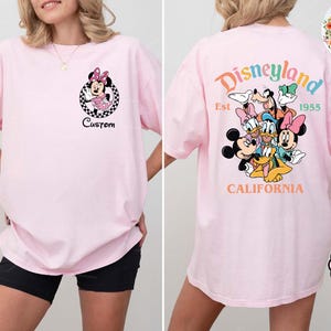 Camiseta retro de personajes de Disneyland, camiseta de vacaciones familiares con Mickey y sus amigos. Blossom/Light Pink
