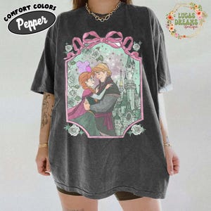 Camiseta vintage de princesas Disney con lazo coqueto, Bella, Ariel, Elsa y Cenicienta, camiseta del Castillo Mágico del Reino Mágico, regalo de viaje para niñas de Walt Disney Pepper/Dark Heather