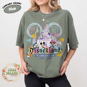Koszulka Vintage Disneyland Est 1955, Koszulka Disneyland FamilyTrip, Koszulka Mickey and Friends 2026, Koszulka Disneyland Vacation, Koszulka Magic Kingdom Moss/Military Green
