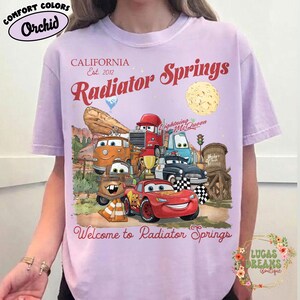 Pode incluir: Um conjunto de tr&ecirc;s canecas de cer&acirc;mica com acabamento manchado e fosco. As canecas s&atilde;o em tons de creme, cinza claro e cinza escuro. Cada caneca tem um design simples e minimalista e uma al&ccedil;a arredondada.