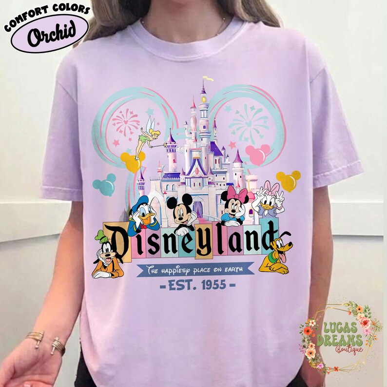 Koszulka Vintage Disneyland Est 1955, Koszulka Disneyland FamilyTrip, Koszulka Mickey and Friends 2026, Koszulka Disneyland Vacation, Koszulka Magic Kingdom Orchid/Azalae
