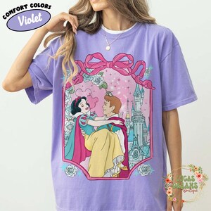 Camiseta vintage de princesas Disney con lazo coqueto, Bella, Ariel, Elsa y Cenicienta, camiseta del Castillo Mágico del Reino Mágico, regalo de viaje para niñas de Walt Disney imagen 6