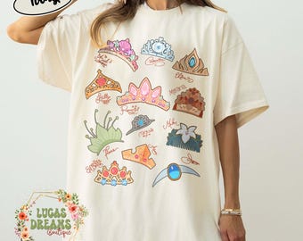 Comfort Colors® ディズニープリンセス クラウンシャツ、レトロなディズニープリンセスTシャツ、キュートなプリンセスティアラシャツ、ディズニープリンセスギフト、キャッスルトリップTシャツ