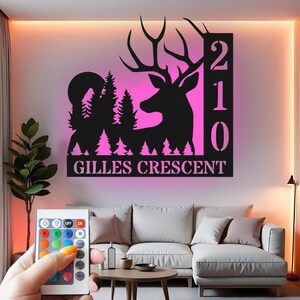 Decorazione murale in metallo con cervo personalizzata e luce LED, cartello con indirizzo personalizzato, decorazione per esterni con fauna selvatica, regalo rustico per baita, decorazione murale per rifugio di caccia