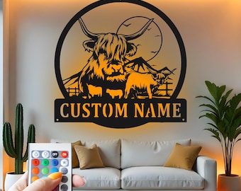 Decorazione murale in metallo personalizzata con mucca delle Highlands: arredamento rustico a LED in stile fattoria.