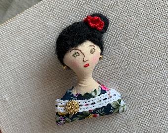 Textil broosh Needlefelted broosh Felt girl pin Textil girl broosh Textil jewelry Made to order Original gift for wooman Wool pin Felt Doll