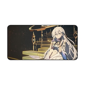 Puede incluir: Alfombrilla de ratón rectangular con una ilustración de estilo anime de un personaje femenino con largo cabello blanco y un vestido blanco fluido. El personaje está sentado en escaleras doradas, con un halo dorado y detalles ornamentados.