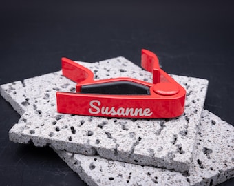 Cejilla de guitarra personalizada con nombre grabado – metal rojo – regalo para guitarristas y bajistas