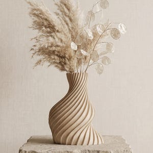 Deko-Vase Organisch Arbor Weißeiche 3D gedruckt handgefertigt München · Schlanke Organisch-Form mit Holzstruktur, Bambu PLA Wood · Made in Germany · MyDesignStyle.