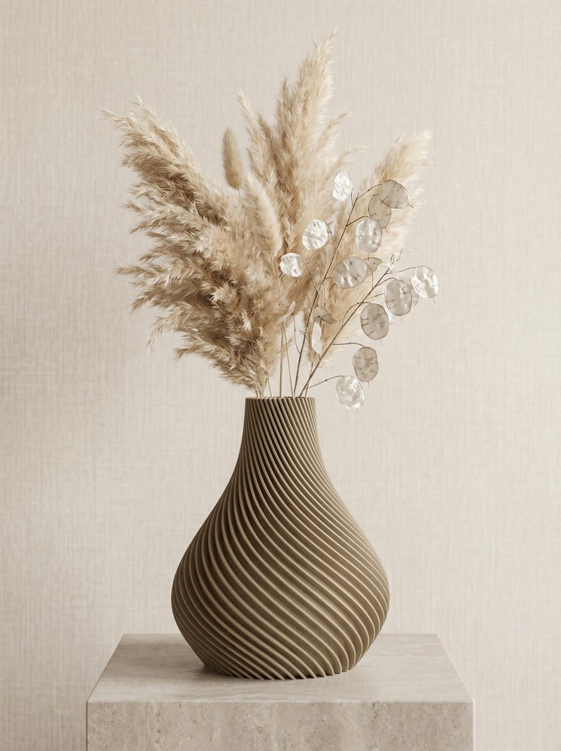 Deko-Vase Organisch Botania Klassische Birke 3D gedruckt handgefertigt München · Geschwungene Organisch-Form mit Holzmaserung, Bambu PLA Wood · Made in Germany · MyDesignStyle.