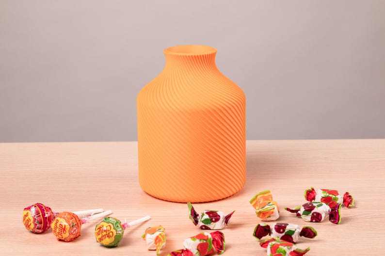 Deko-Vase Bonbon Sucari in Eisblau · Kompakte Candy-Form in lebhafter Pastell-Matte, Bambu PLA Matte · Handgefertigt München · Made in Germany · MyDesignStyle.
