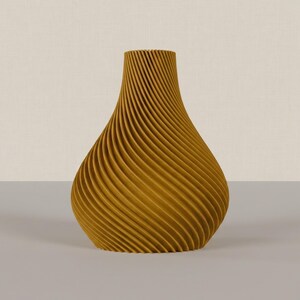 Deko-Vase Organisch Botania in Ockergelb · Geschwungene Organisch-Form mit Holzmaserung, Bambu PLA Wood · Handgefertigt München · Made in Germany · MyDesignStyle.