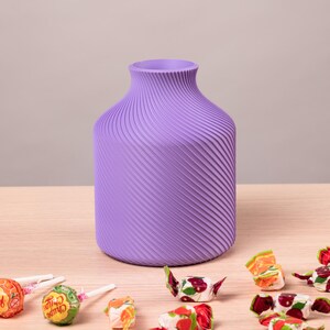 Deko-Vase Bonbon Sucari Zitronen-Gelb — Kinderzimmer-Regal · Kompakte Candy-Form in lebhafter Pastell-Matte, Bambu PLA Matte · Made in Germany · MyDesignStyle.