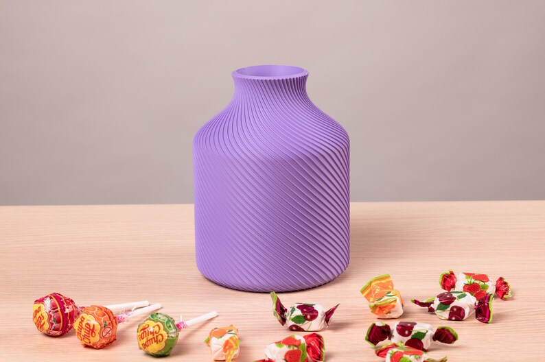 Deko-Vase Bonbon Sucari Zitronen-Gelb — Kinderzimmer-Regal · Kompakte Candy-Form in lebhafter Pastell-Matte, Bambu PLA Matte · Made in Germany · MyDesignStyle.