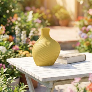 Deko-Vase Bonbon Candi Zitronen-Gelb — Garten im Freien · Elegante Candy-Form in Matt-Pastell, Bambu PLA Matte · Made in Germany · MyDesignStyle.